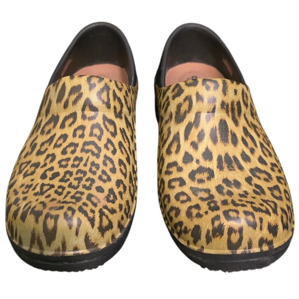 Crocs Triple Comfort Slip On Cheetah Leopard Clogs Women's 7